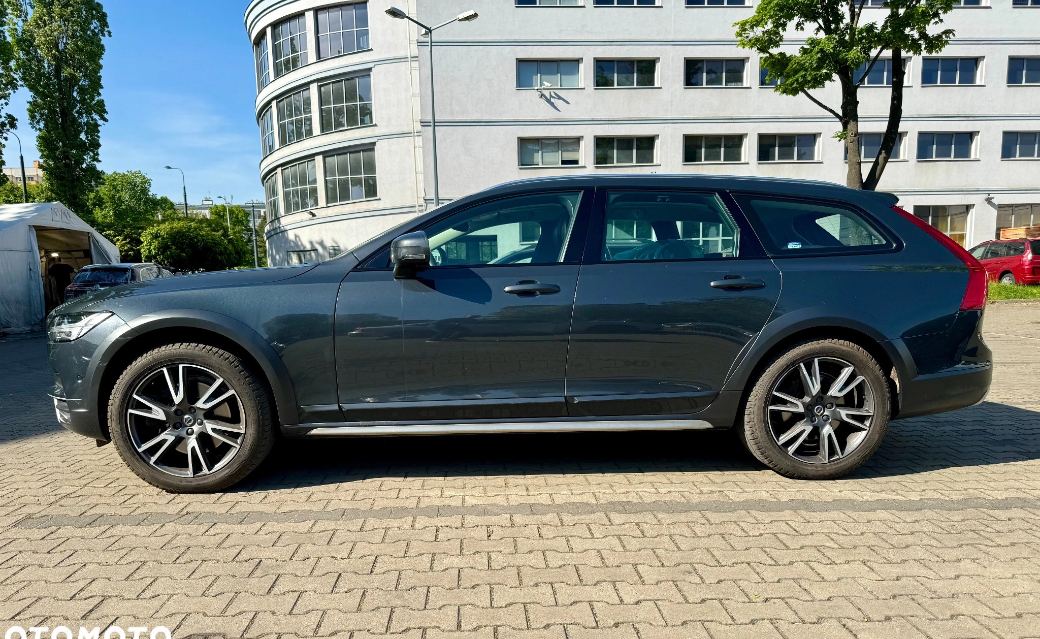 Volvo V90 Cross Country cena 129000 przebieg: 154500, rok produkcji 2017 z Warszawa małe 154